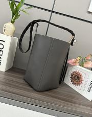 Okify Loewe Large Pebble Braided Bucket Bag In Gray 24.5x23.5x28cm  - 5