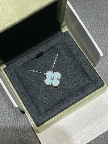 Okify VCA Silver Necklace In Light Blue 