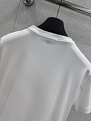 Okify Louis Vuitton Signature Zipper Detail T-Shirt 1AIB80 SML  - 2