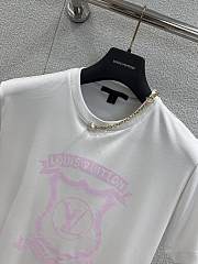 Okify Louis Vuitton Signature Zipper Detail T-Shirt 1AIB80 SML  - 3