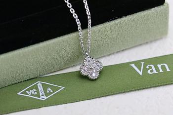 Okify VCA Silver Necklace With Diamond