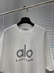 Okify Alo White E Gift Card T-shirt S-2XL  - 4