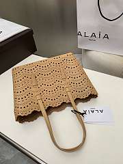 Okify Alaia Mina 25 Bag In Beige Calfskin Vienna Wave 25x20x12cm - 2