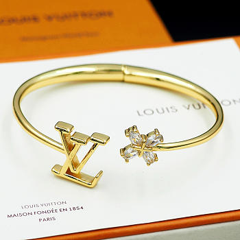 Okify Louis Vuitton Iconic Flower Bracelet In Gold