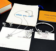 Okify Louis Vuitton Iconic Flower Bracelet In Silver - 2