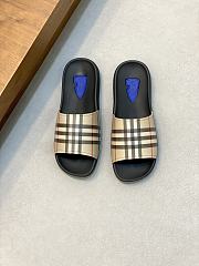 Okify Burberry Checked Slippers For Men EU39-44 - 3