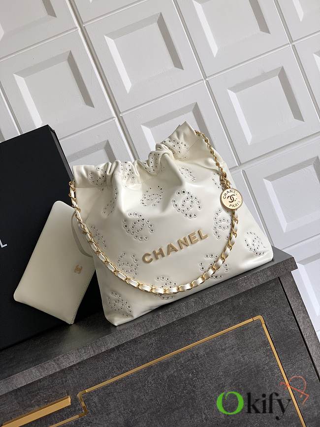 Okify CC 22 Calfskin Handbag In White 37cm - 1