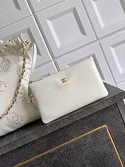Okify CC 22 Calfskin Handbag In White 37cm - 3