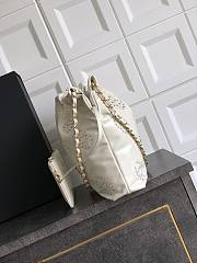 Okify CC 22 Calfskin Handbag In White 37cm - 2