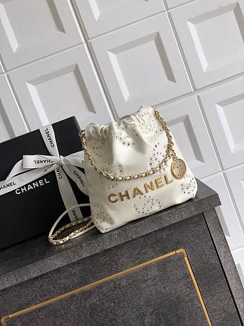 Okify CC 22 Calfskin Mini Handbag In White 23cm