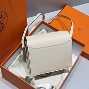 Okify Hermes Roulis 18 Bag In White Leather And Silver Hardware 18x6x15cm  - 4