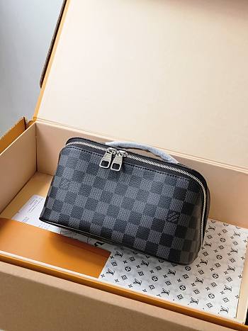 Okify Louis Vuitton Toiletry Bag In Black Damier 24x13x13cm