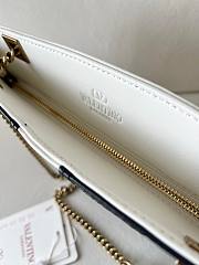Okify Valentino Garavani Viva Superstar Small Bag In Black And White 27x18x3cm  - 5