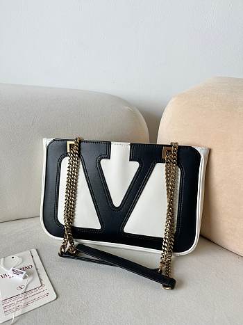 Okify Valentino Garavani Viva Superstar Small Bag In Black And White 27x18x3cm 