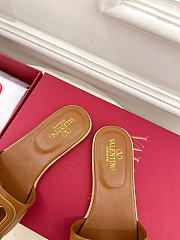 Okify Valentino Roman Stud Brown Slides EU35-43 - 2