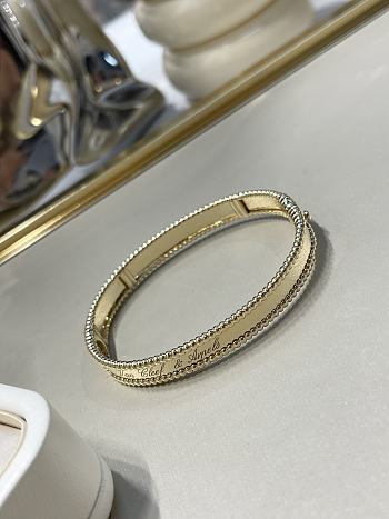 Okify VCA Gold Bracelet 24236