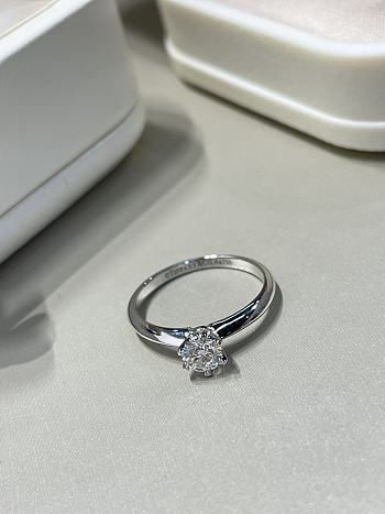 Okify Tiffany 0.34ct Classic Six-Claw Diamond Ring