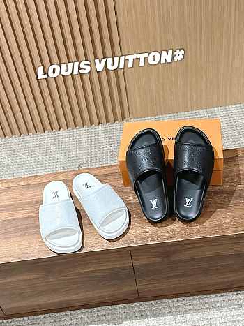 Okify Louis Vuitton Black/White Slides 24268