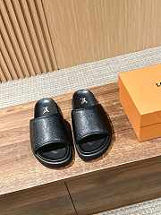 Okify Louis Vuitton Black/White Slides 24268 - 3