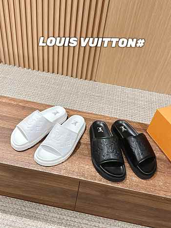 Okify Louis Vuitton Black/White Slides 24269