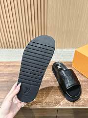 Okify Louis Vuitton Black/White Slides 24269 - 2