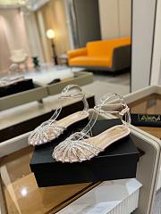 Okify Alevi Mlano Diamond Flat Sandals In Beige - 3