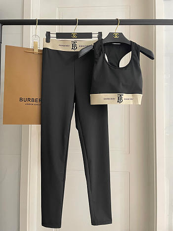 Okify Burberry Set Sporty Clothes For Women 