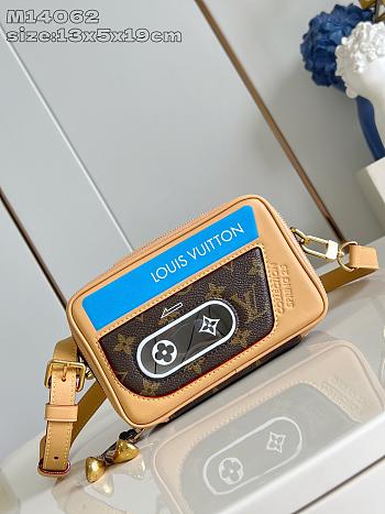Okify Louis Vuitton Baladeur Bag M14062 13x5x19cm 