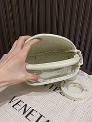 Okify Bottega Veneta Small Cobble Top Handle Bag In White 23x11x8cm - 5