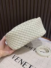 Okify Bottega Veneta Small Cobble Top Handle Bag In White 23x11x8cm - 4