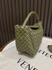 Okify Bottega Veneta Small Cobble Top Handle Bag In Green 23x11x8cm - 4