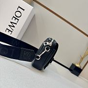 Okify Loewe Small Pebble Messenger Bag In Black 20x6x12.5cm - 3