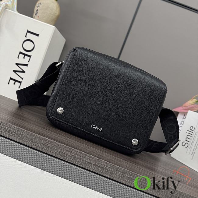 Okify Loewe Medium Pebble Messenger Bag In Black 23x18x9cm - 1