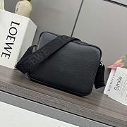 Okify Loewe Medium Pebble Messenger Bag In Black 23x18x9cm - 2