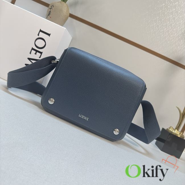 Okify Loewe Medium Pebble Messenger Bag In Blue 23x18x9cm - 1