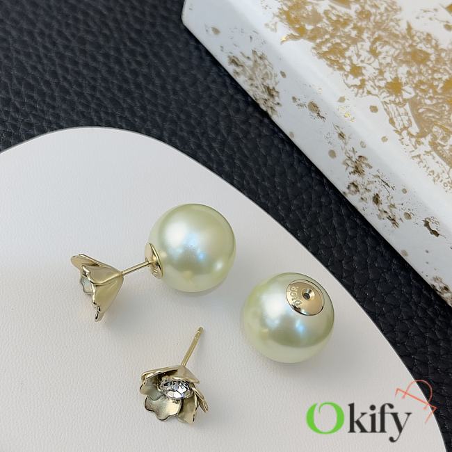 Okify Dior Tribales Flower Pearl Earrings  - 1