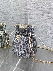 Okify Dior 30 Montaigne Mini Bucket Bag With Drawstring In White 16x13x18.5cm - 3