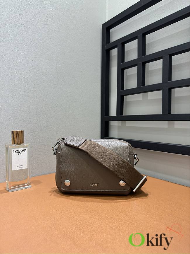 Okify Loewe Small Pebble Messenger Bag In Gray 20x6x12.5cm - 1
