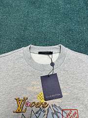 Okify Louis Vuitton Light Gray Sweater 1AIMM7 - 6