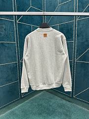 Okify Louis Vuitton Light Gray Sweater 1AIMM7 - 4