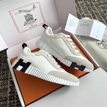 Okify Hermes Bouncing Sneakers In White With Black H 