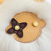 Okify Louis Vuitton Vivienne Fur Keychain M02300 - 6