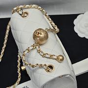 Okify CC Small CF Gold Ball Flap Bag In White Lambskin 18x13x7cm - 5