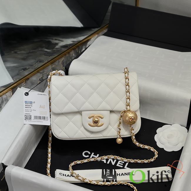 Okify CC Small CF Gold Ball Flap Bag In White Lambskin 18x13x7cm - 1