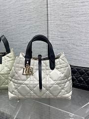 Okify Dior Medium Toujours Bag In Black And White Macrocannage Calfskin 28.5x19x21cm - 1