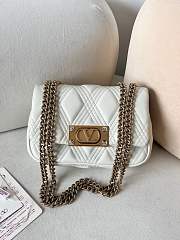 Okify Valentino Small Quiltie 67 Bag In White 19x13x6cm - 1