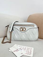 Okify Valentino Medium Quiltie 67 Shoulder Bag In White 24x16x6.5cm - 1