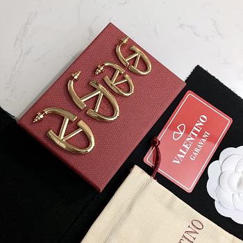 Okify Valentino Gold Stud Earrings (2 sizes)