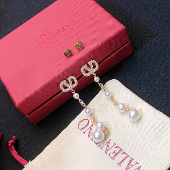 Okify Valentino Gold Drop Earrings With Pearls