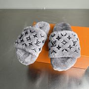 Okify Louis Vuitton Gray Fur Slippers  - 3